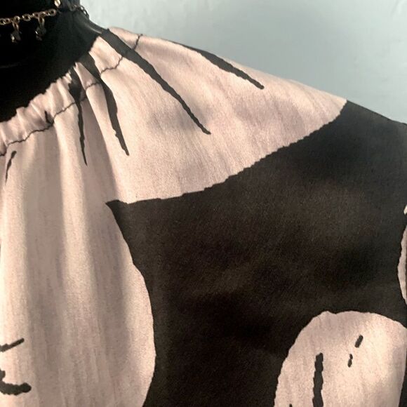 Kendall & Kylie Black & Gray Long Sleeve Silk Crop Top Size Medium - Picture 8 of 11